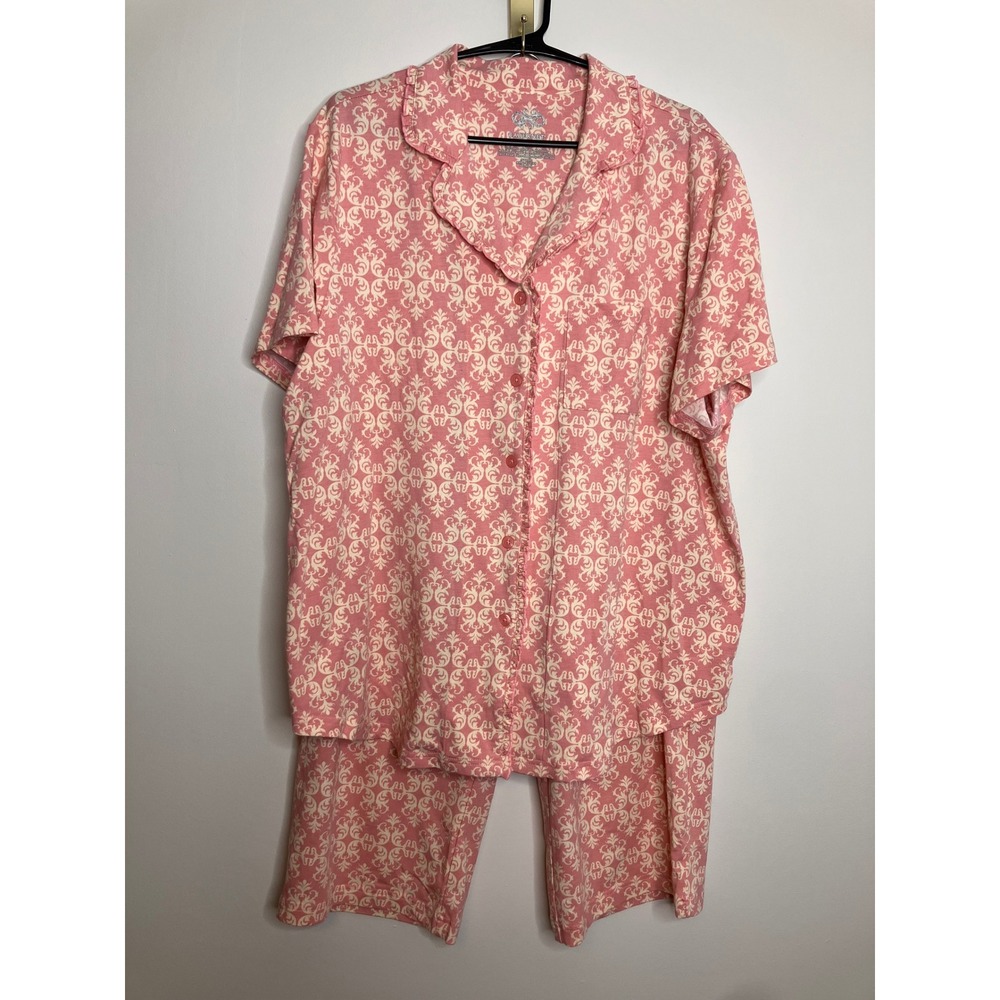 Cabernet Pajama Set Women 1X Pink Excellent Damask Print Short Sleeve Crop Pants